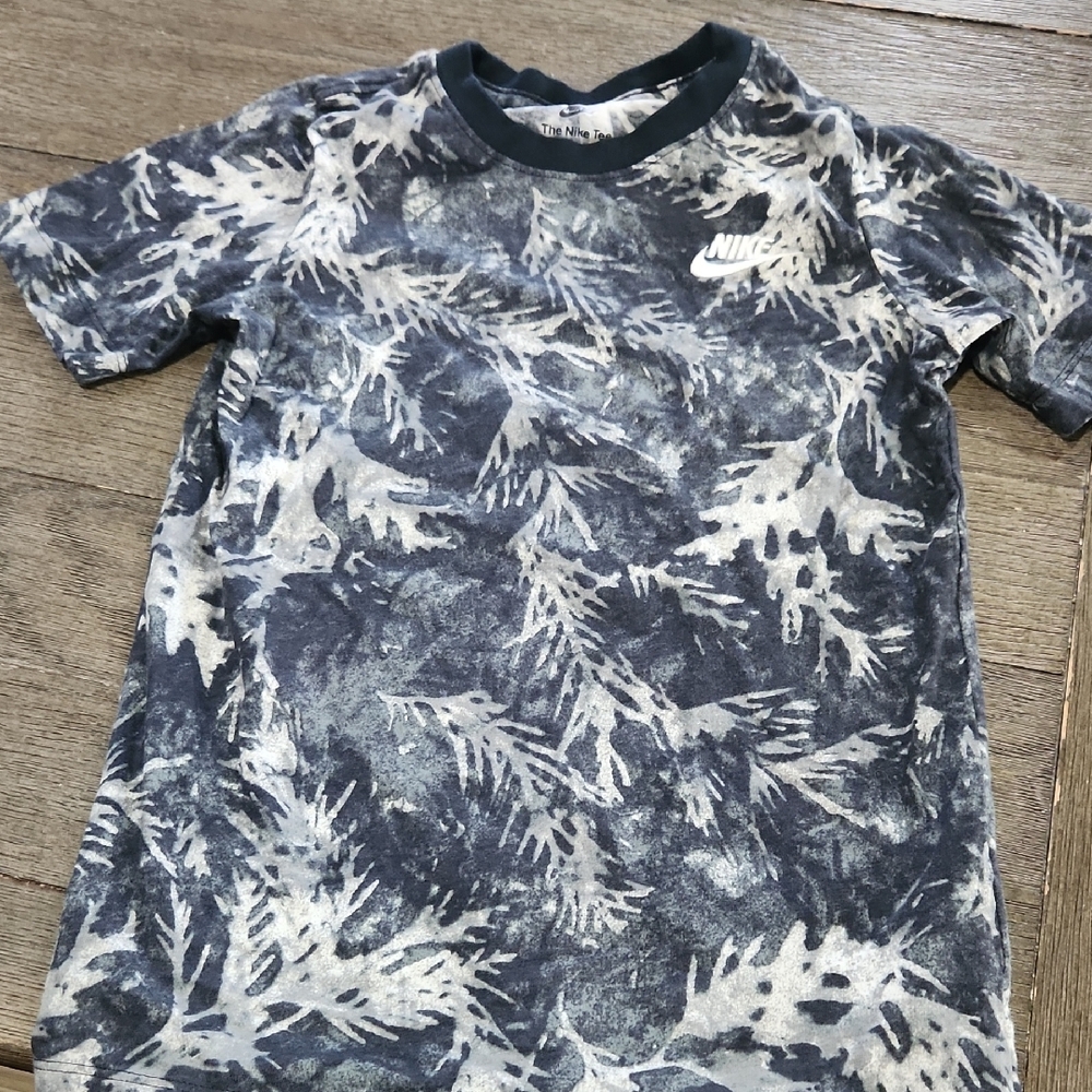 Size sm boys Nike t-shirt